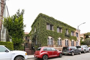 21 Westminster Ave in Venice, CA - Building Photo