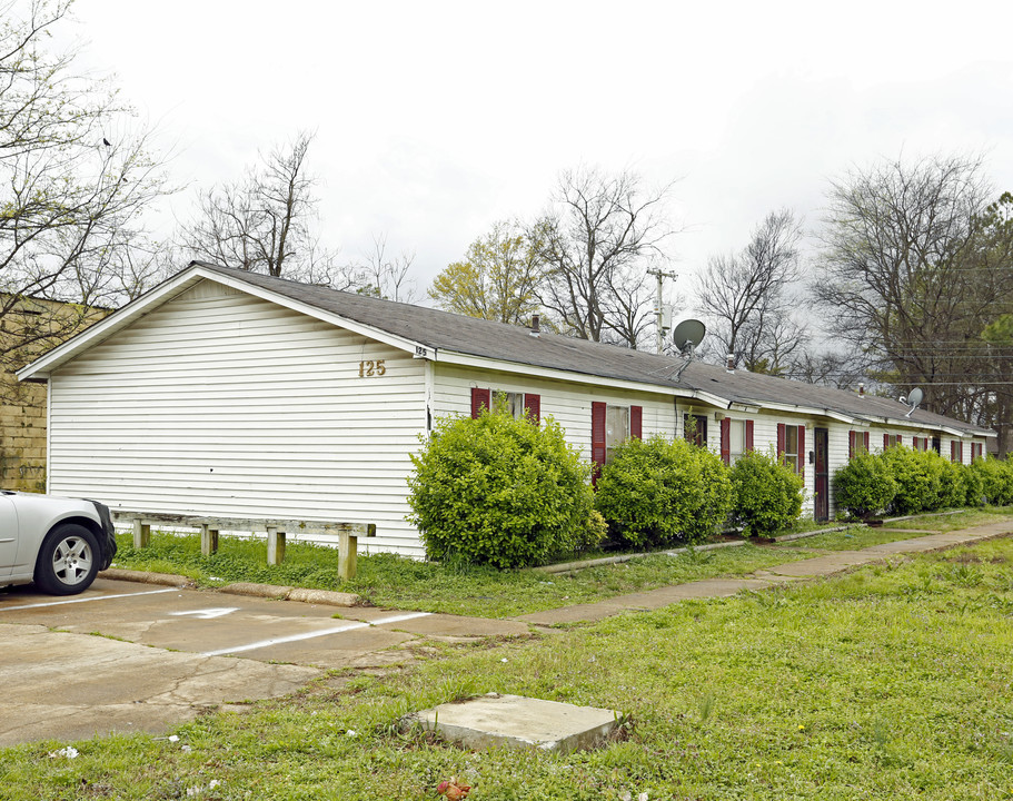 125 S 18th St in West Memphis, AR - Building Photo