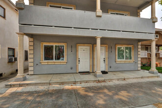 2714-2716 T St in Sacramento, CA - Building Photo - Building Photo