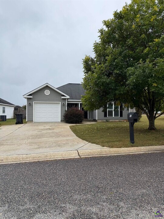 109 Ellington Ct in Perry, GA - Building Photo