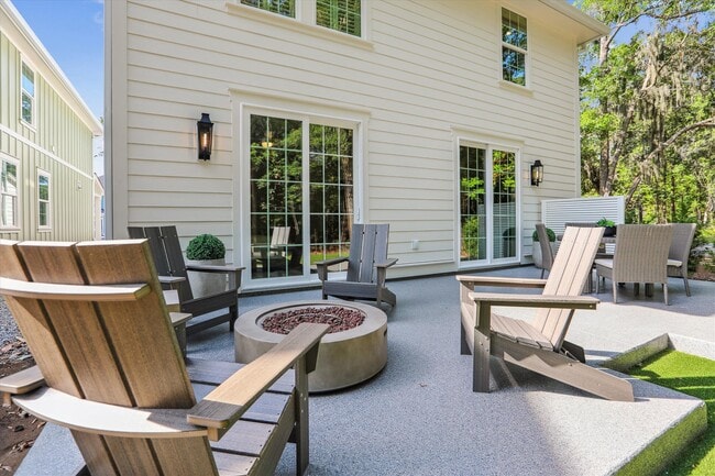 213 Halyard Dr in Hilton Head Island, SC - Building Photo - Building Photo