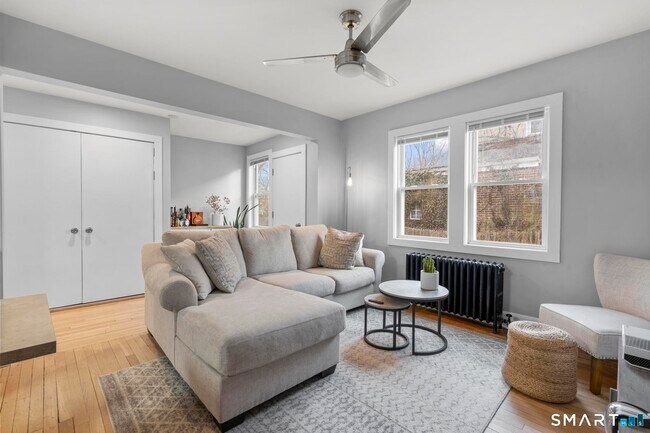 7 Willowbrook Pl in Stamford, CT - Building Photo - Building Photo