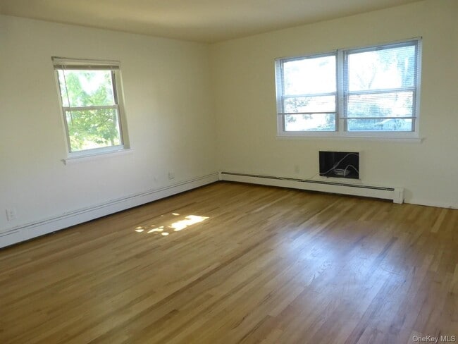 6 Duryea Pl in Nyack, NY - Building Photo - Building Photo