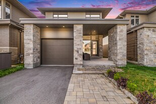 334 Lysander Pl in Ottawa, ON - Building Photo