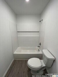 13819 Llama Pl photo'