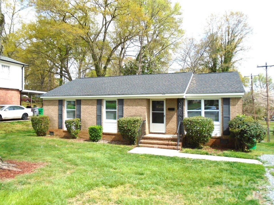 1014 Penrose Ln in Charlotte, NC - Building Photo