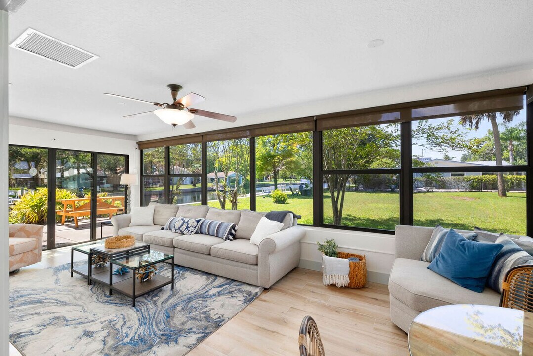 9941 W Hazel Ln in Homosassa, FL - Building Photo