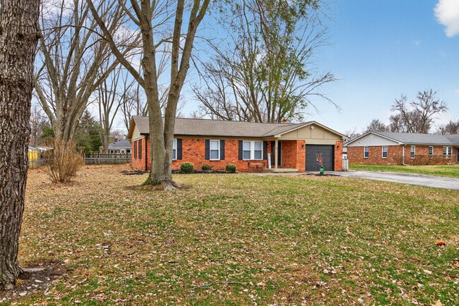 11417 Washington Blvd in Carmel, IN - Foto de edificio - Building Photo