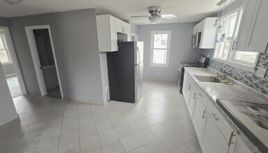 2215 Welworth Ave in Rockford, IL - Building Photo - Building Photo