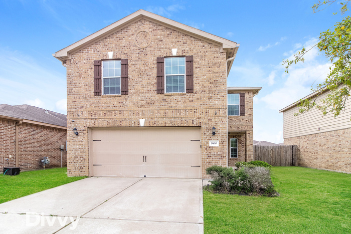 9410 Sapphire Crk Ln in Rosharon, TX - Building Photo