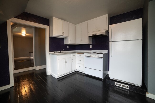 property at 895 Howard St