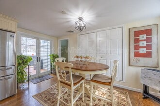 4 Trotwood Dr in West Hartford, CT - Building Photo - Building Photo