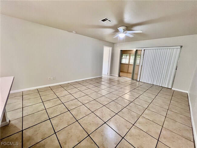 119 NE 16th Pl in Cape Coral, FL - Building Photo - Building Photo