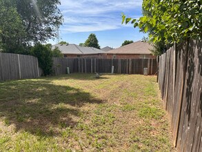 265 Windsor Way in Midwest City, OK - Building Photo - Building Photo