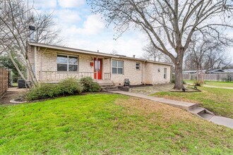 202 E 18th St in Georgetown, TX - Building Photo - Building Photo