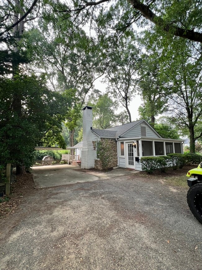 726 Hartford Ave in Charlotte, NC - Building Photo - Building Photo