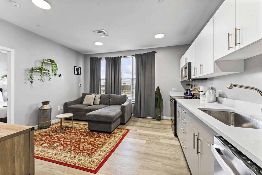 95 Broadway in Everett, MA - Building Photo