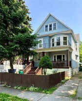 127 Hayden St in Buffalo, NY - Building Photo