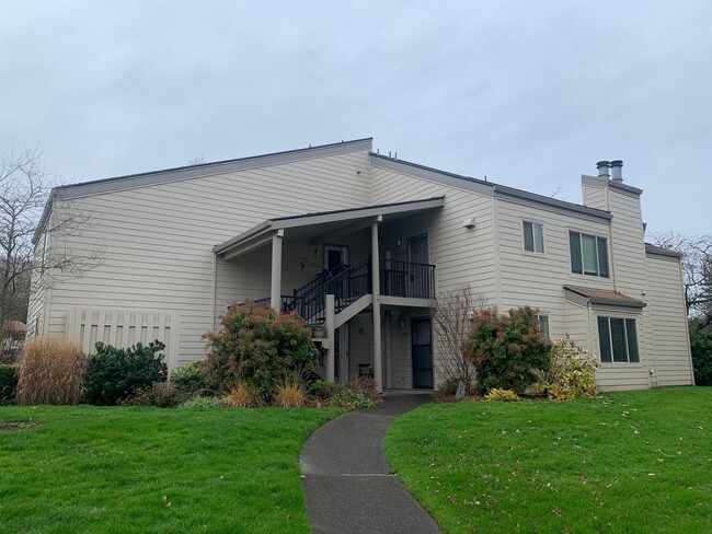 9902 SW Trapper Terrace in Beaverton, OR - Foto de edificio - Building Photo