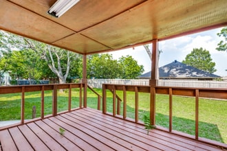 909 N Anna St in Pilot Point, TX - Foto de edificio - Building Photo