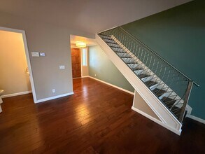 2063 Village Ln in Solvang, CA - Foto de edificio - Building Photo