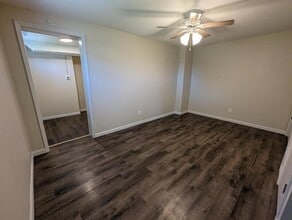 702 S Roche St in Knoxville, IA - Building Photo - Building Photo