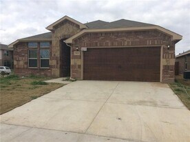 2824 Stonewall Ln in Fort Worth, TX - Building Photo