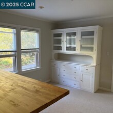 2150 Whyte Park Ave in Walnut Creek, CA - Building Photo - Building Photo