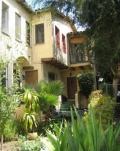 512 N Sycamore Ave in Los Angeles, CA - Foto de edificio - Building Photo