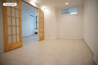 305 E 56th St in New York, NY - Building Photo - Building Photo