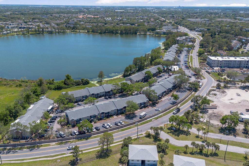 Bella Lago Apartments in Orlando, FL - Building Photo