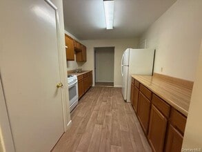 687 Jersey Ave in Greenwood Lake, NY - Building Photo - Building Photo