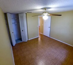 1912 Peppermill Dr in Clearwater, FL - Building Photo - Building Photo