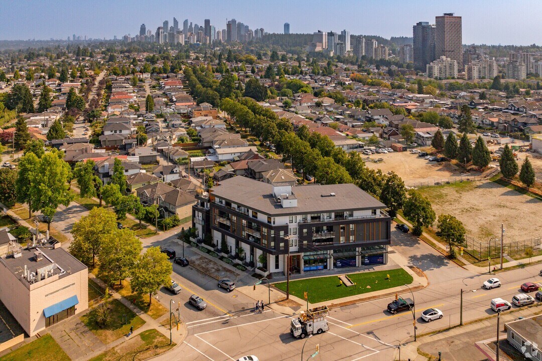 Nell’s Place in Vancouver, BC - Building Photo