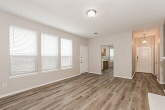 2413 Wildwood Ln in Denton, TX - Building Photo - Building Photo