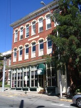 11 Elm St in Amesbury, MA - Foto de edificio - Building Photo