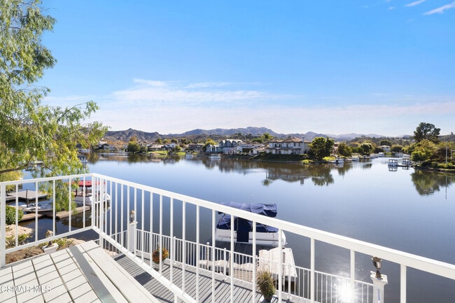 32136 Beachfront Ln in Westlake Village, CA - Building Photo - Building Photo