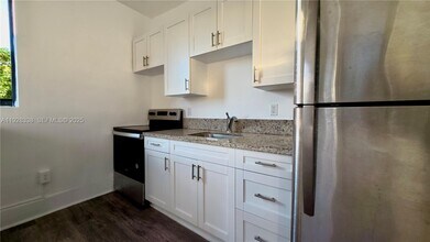 337 SW 5th Ave in Miami, FL - Building Photo - Building Photo