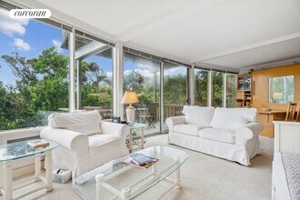 101 Dune Rd in East Quogue, NY - Building Photo - Building Photo