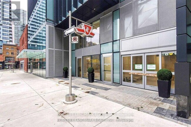 3-1203 Gloucester St in Toronto, ON - Building Photo - Building Photo