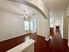 112 Brown St in Hutto, TX - Building Photo - Building Photo