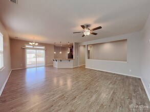 932 Avondale Dr in Clayton, NC - Foto de edificio - Building Photo