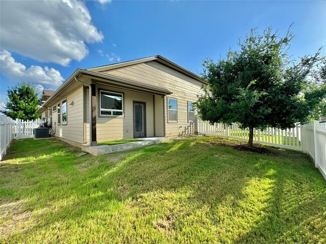 1701 Logan Dr in Round Rock, TX - Building Photo - Building Photo