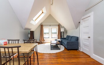 98 Elm St, Unit 3 in Somerville, MA - Building Photo - Building Photo
