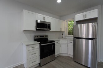 1914 Titan St in Philadelphia, PA - Building Photo - Building Photo