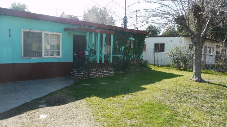 211 E 16th St in San Bernardino, CA - Building Photo