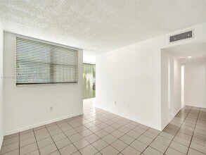 9401 SW 4th St in Miami, FL - Building Photo - Building Photo
