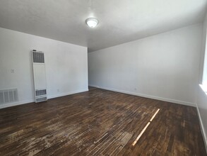 217 E 5th St in Rupert, ID - Building Photo - Building Photo