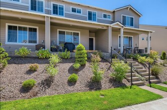 16119 NW Pristine Ln in Portland, OR - Building Photo - Building Photo