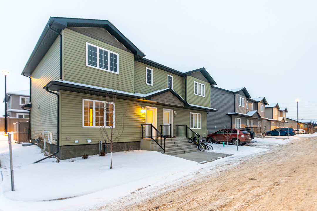 Carter Place Homes in Edmonton, AB - Building Photo